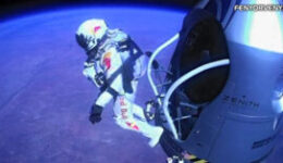 Fantasztikus videó Felix Baumgartner űrugrásáról