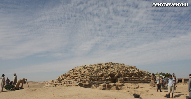 Lépcsős piramist találtak Egyiptomban