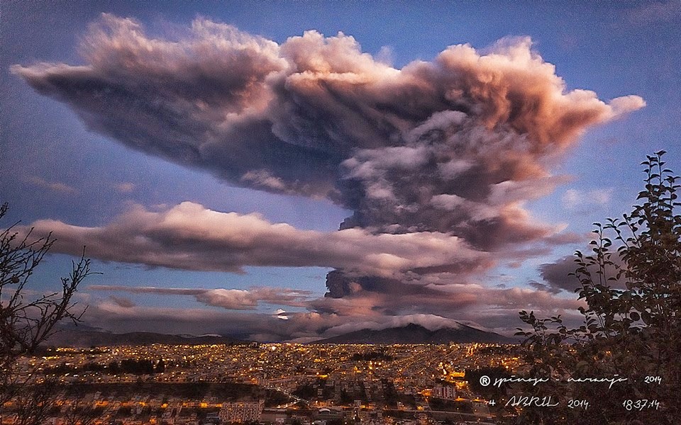 Tíz kilométeres hamuoszlopot lövellt a Tungurahua