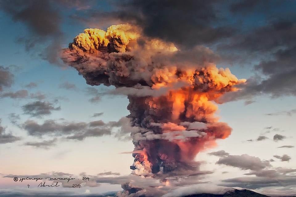 Tíz kilométeres hamuoszlopot lövellt a Tungurahua