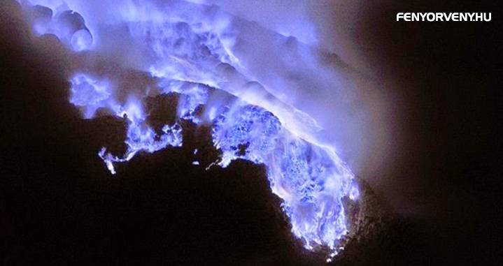 A tűzhányó, amely kék színű lávát lövell-5