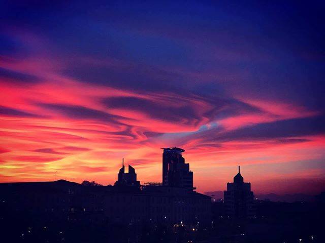 Lenyűgöző és festménybe illő naplemente Olaszország felett Lenyűgöző és festménybe illő naplemente Olaszország felett