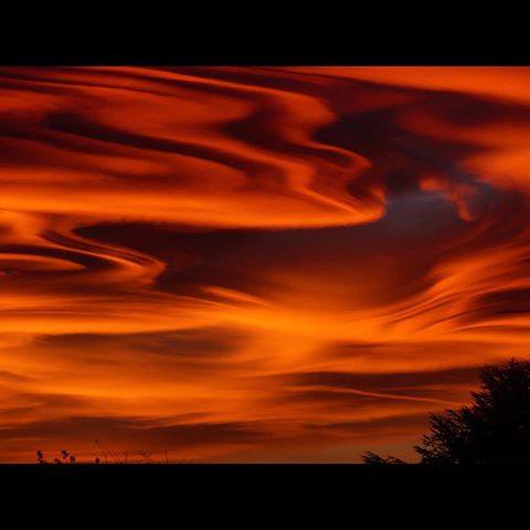 Lenyűgöző és festménybe illő naplemente Olaszország felett Lenyűgöző és festménybe illő naplemente Olaszország felett