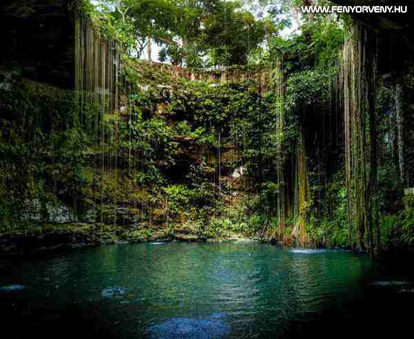 Rejtett járat a híres maja templom alatt