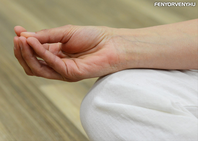 Az ízületek mudrái: 4 kéztartás ízületi fájdalmak kezelésére