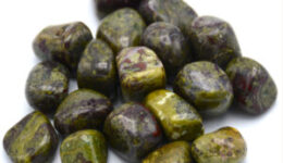 Kristálygyógyászat-Gyógyító kövek- Sárkánykő (sárkányvérkő - sárkányvér jáspis)