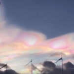 Látványos gyöngyházfényű felhők Abisko felett